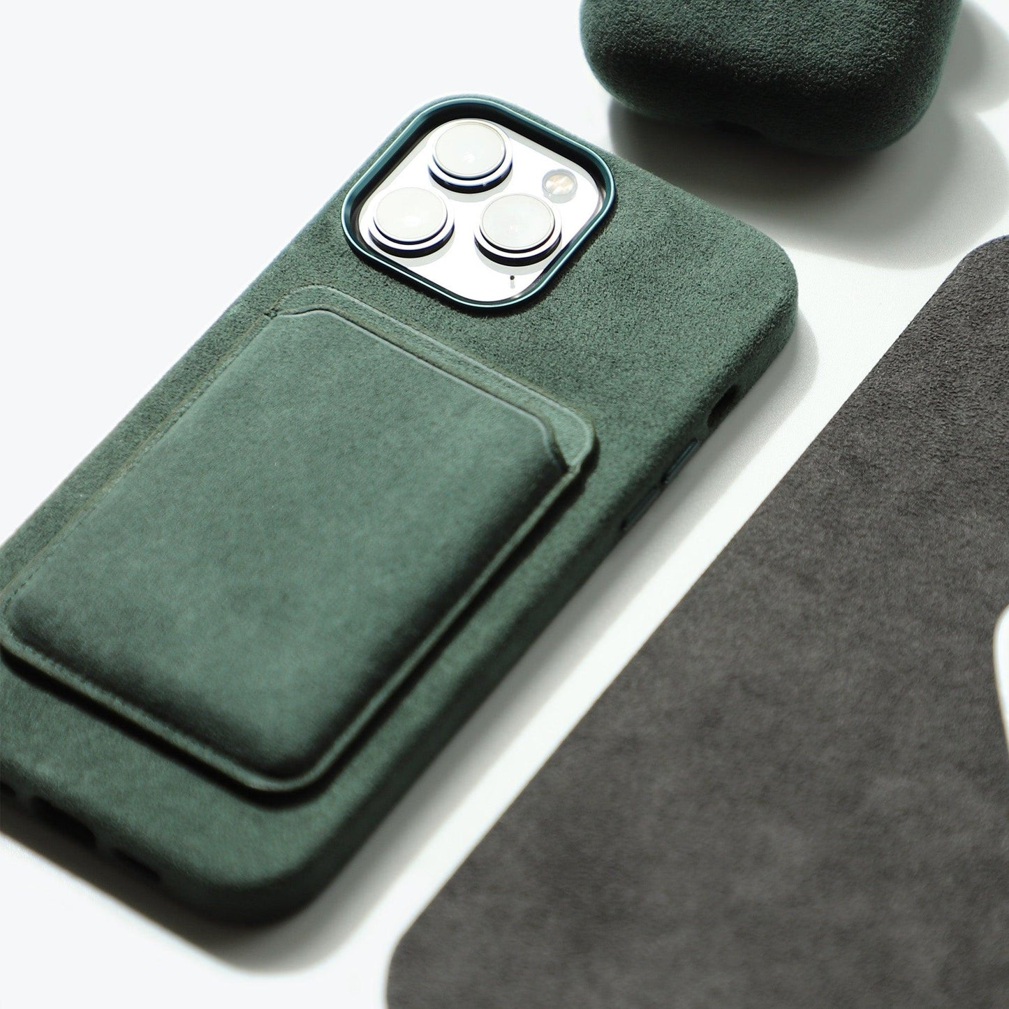 Alcantara MagSafe Phone Cardholder (Forest Green)